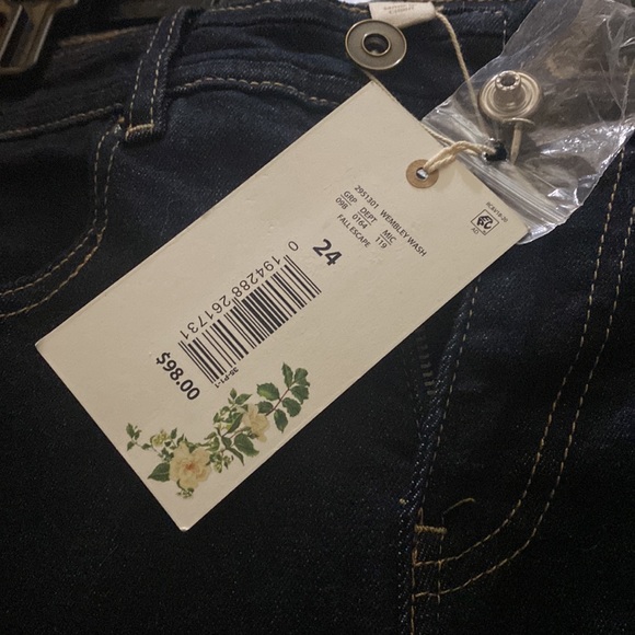 NWT Chelsea & Violet dark denim yellow stitching wide legged wide cuff jean - Picture 10 of 11